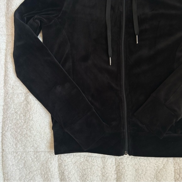 HYBA Chic Black Velvet Zip-Up Hoodie - Picture 4 of 9